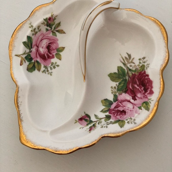 American Beauty, Royal Albert Vintage Bone China Leaf Shaped Dish Trimmed W/Gold - Picture 1 of 9